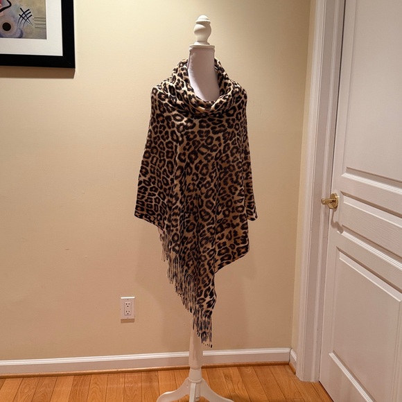 Chico's Animal Print Cowl Neck Poncho with Fringe Boho One Size - Picture 8 of 12
